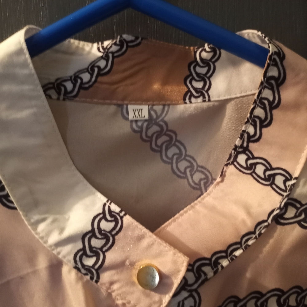 Button-down Longsleeve Blouse - Picture 3 of 4